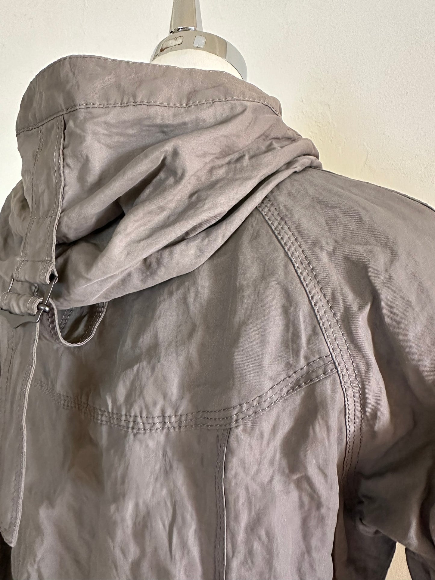 【サンプル】PC028 カジュアルな春コート