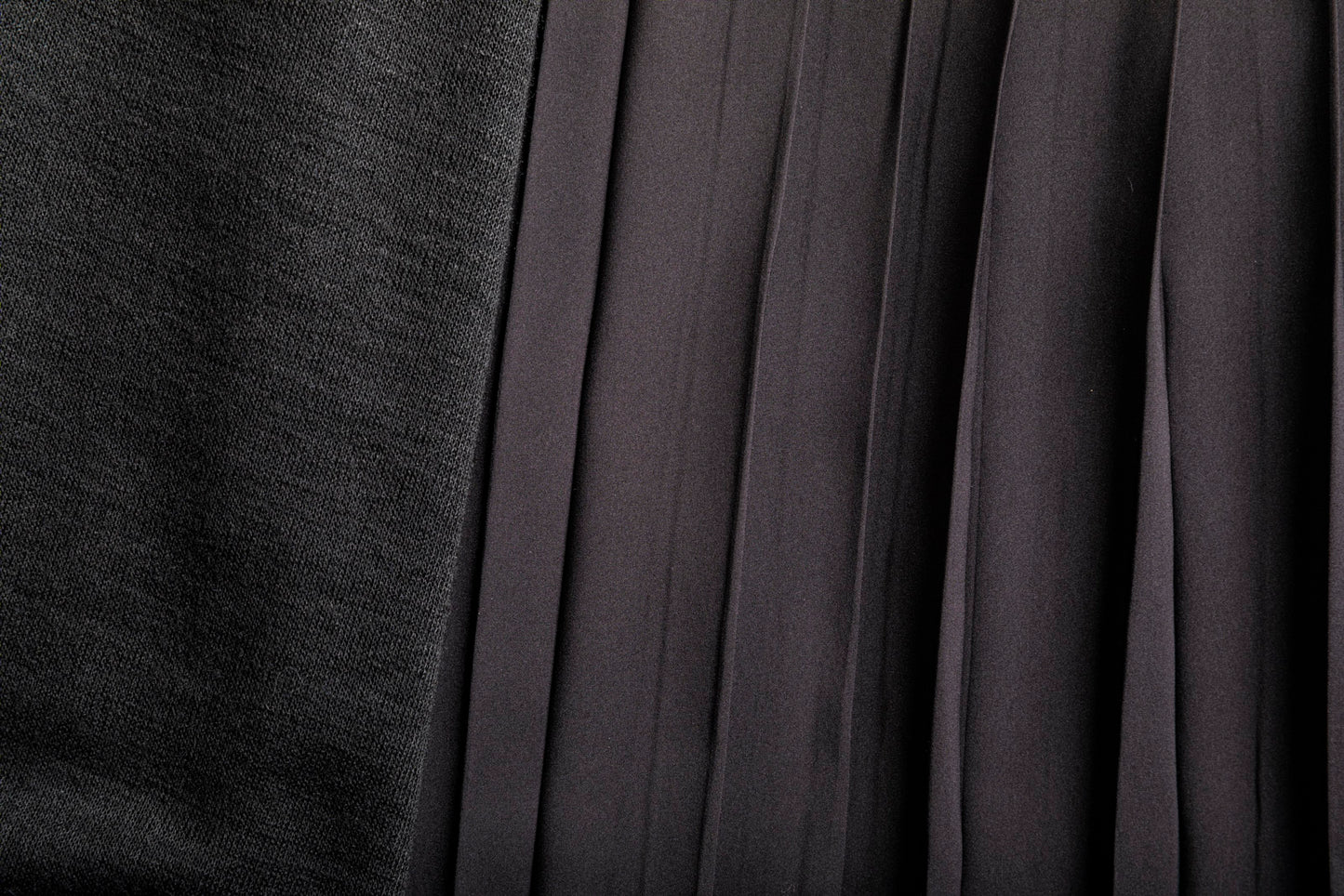 お洒落上級者の定番プリーツスカート