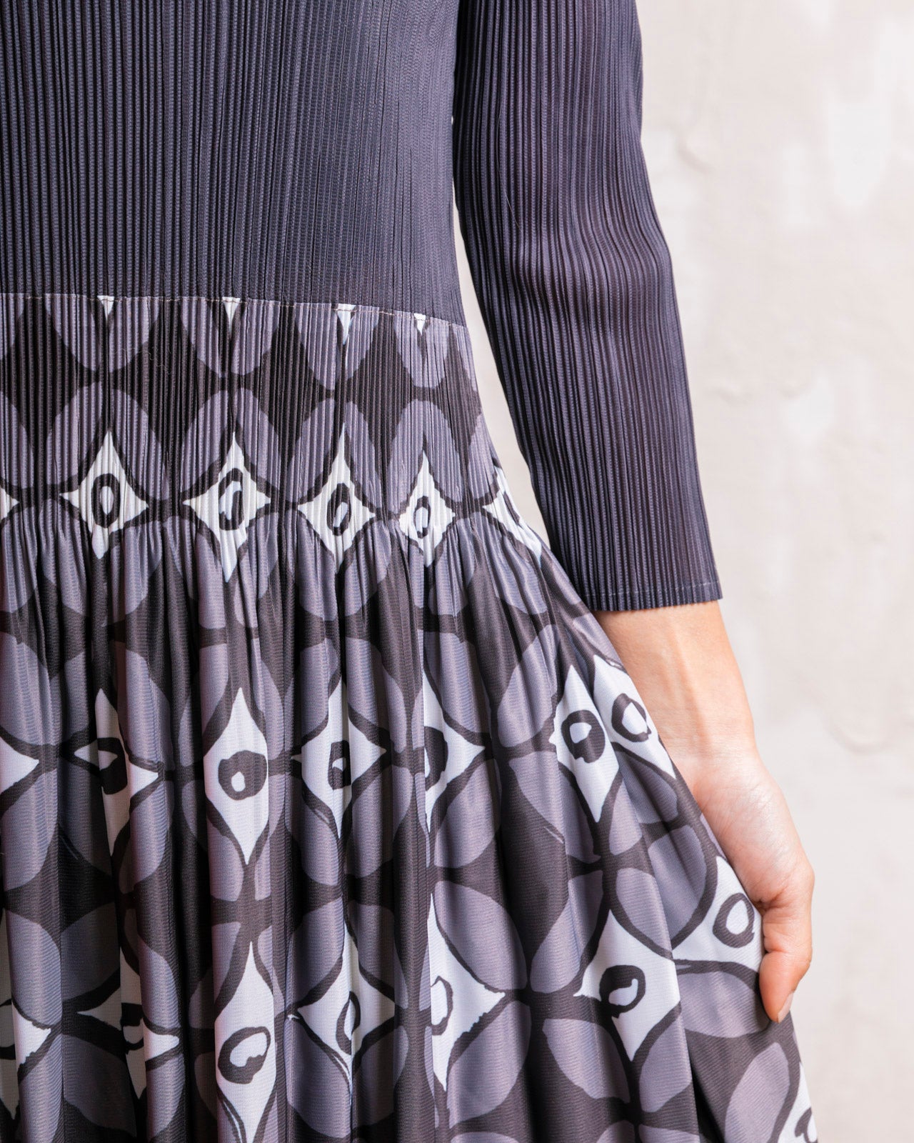 レトロ感プリーツワンピース