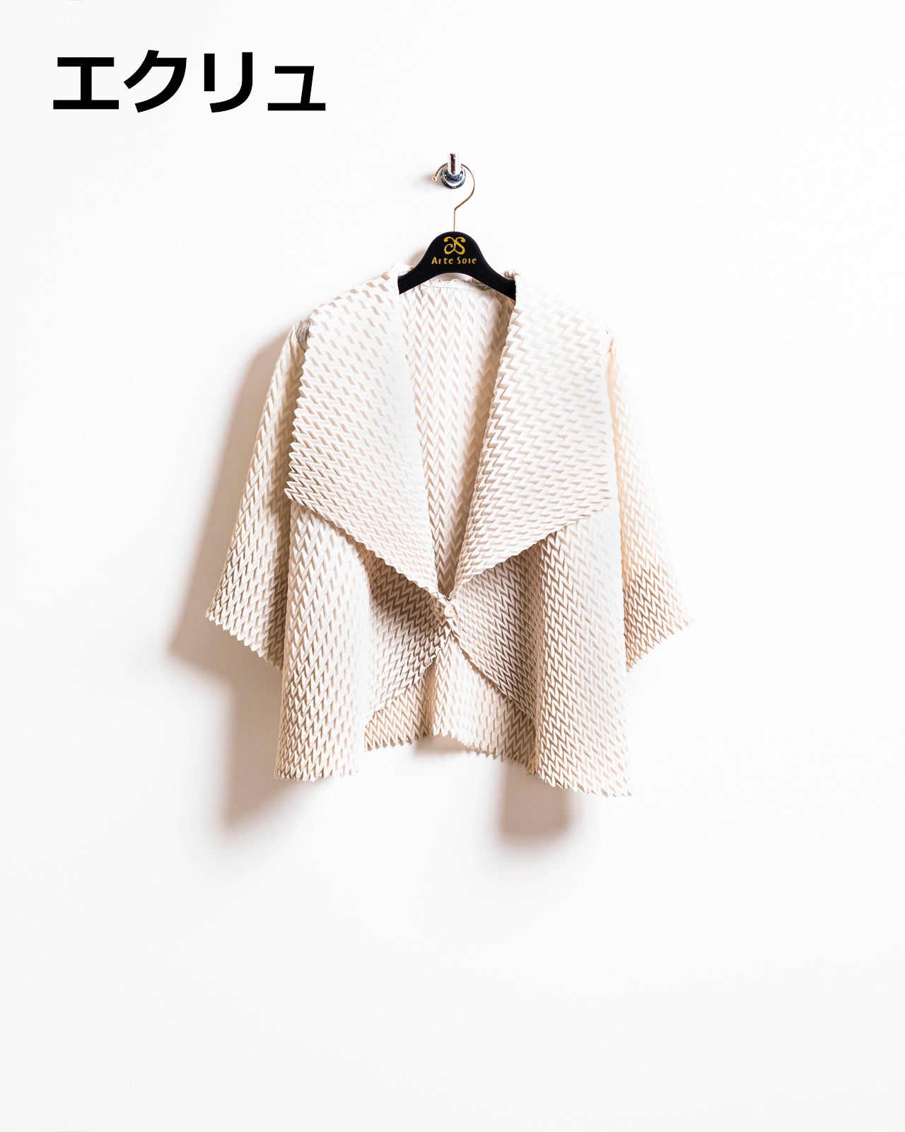 エレガントな綺麗めプリーツジャケット