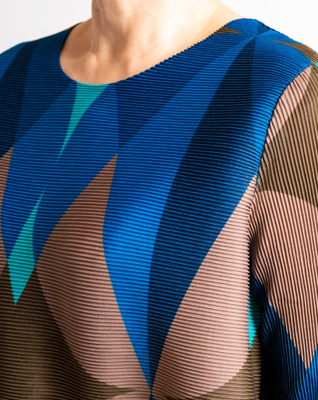 着映え力高い幾何学プリーツチェニック