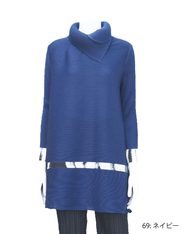 小顔衿のプリーツチュニック