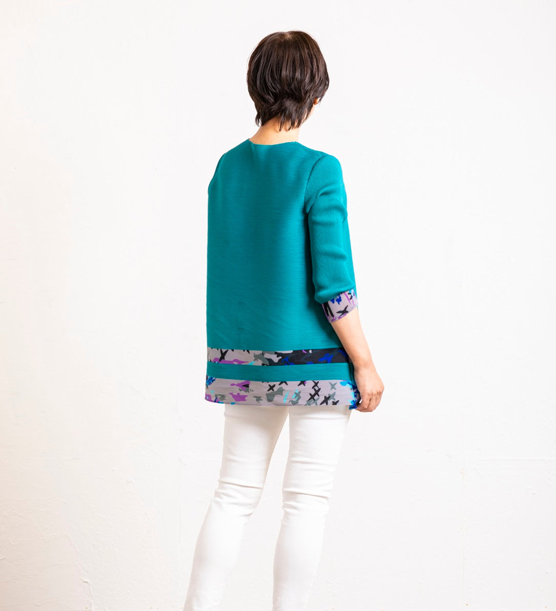 軽やか裾プリントのプリーツチュニック