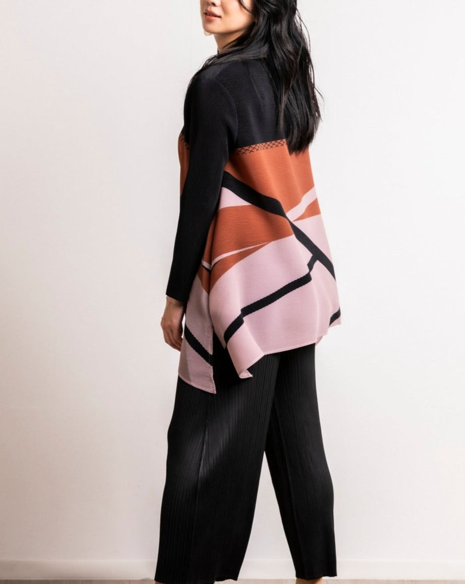 ボデイーラインを綺麗に見せるプリーツチュニック